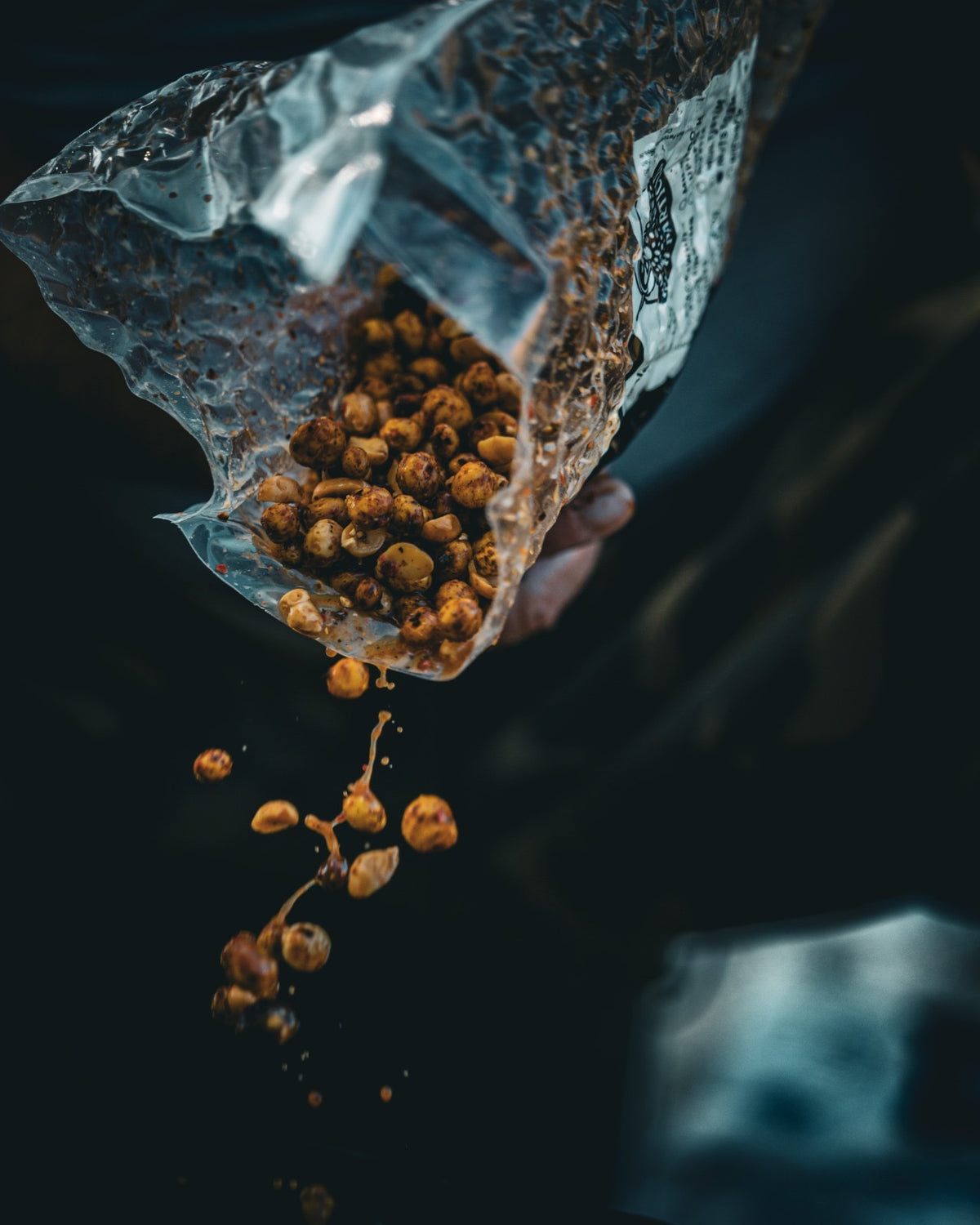 Hot Nutstorm - Premium Nussmix mit Erdnüssen, Chili und Black Pepper