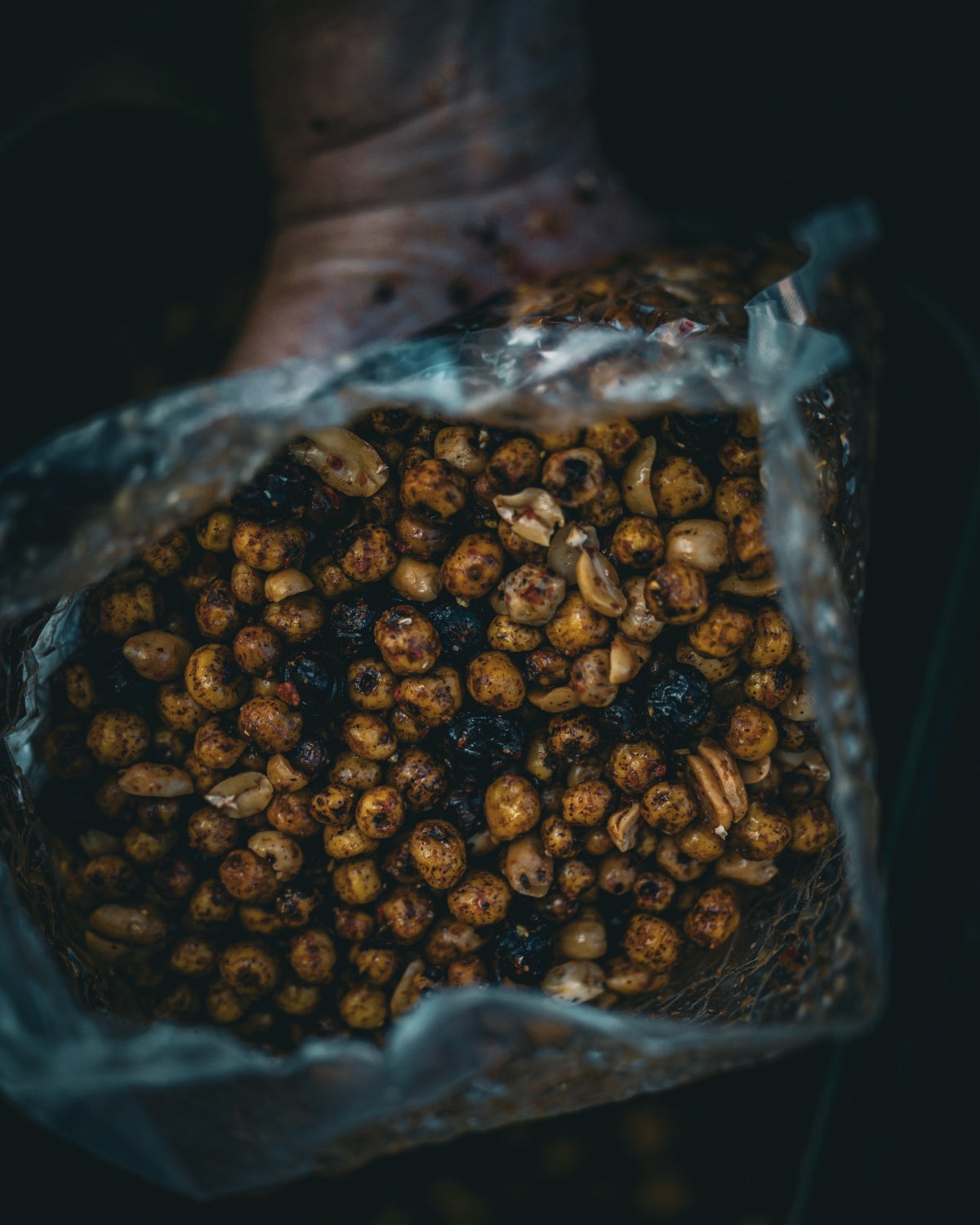 Hot Nutstorm - Premium Nussmix mit Erdnüssen, Chili und Black Pepper