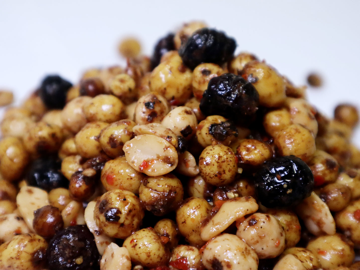 Hot Nutstorm - Premium Nussmix mit Erdnüssen, Chili und Black Pepper