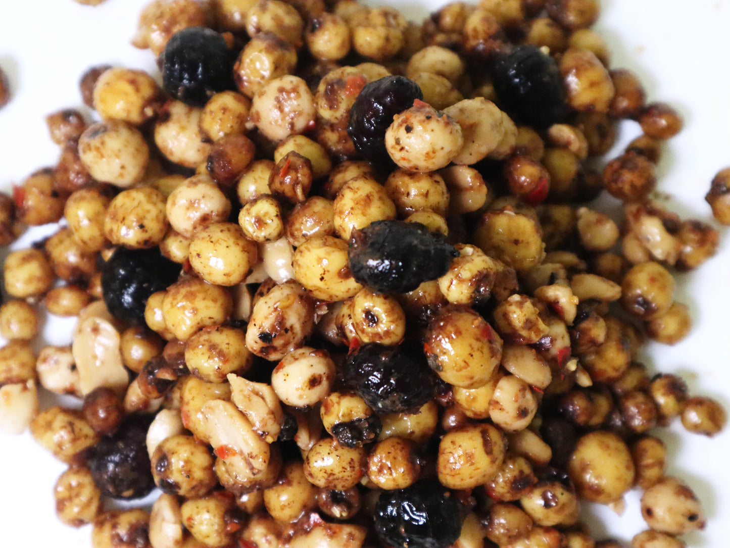 Hot Nutstorm - Premium Nussmix mit Erdnüssen, Chili und Black Pepper