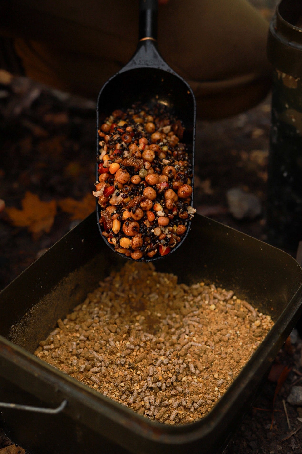 Baitbucket, Bucket , Baitcloud, Pellets, Betainpellets mit Stickmix, Partikelmix mit Seidenraupen 