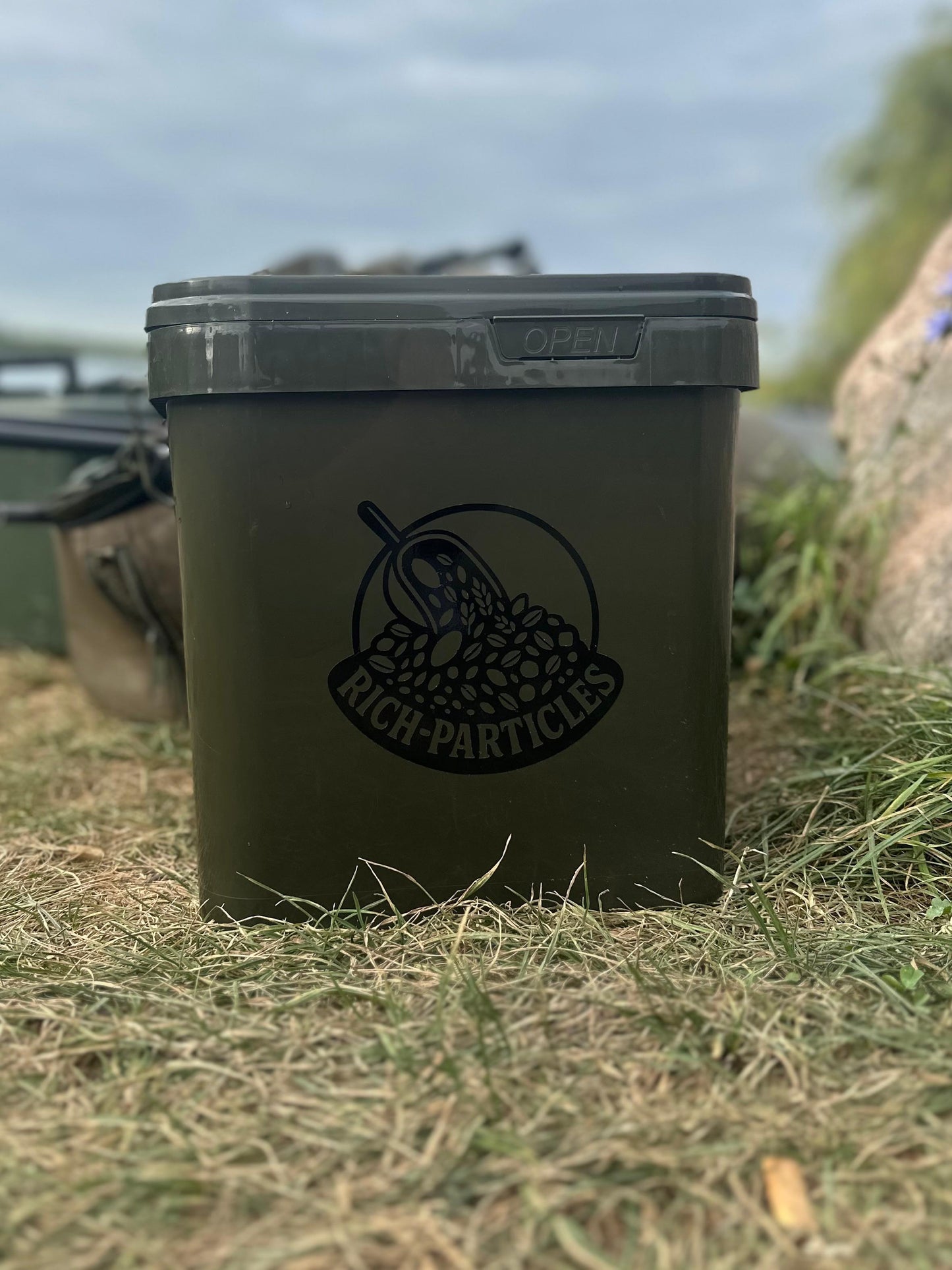 RichBucket 17 Liter - dein individuell gefüllter Partikeleimer